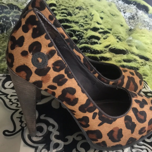 Calvin Klein Calf Hair Leopard Print High Heal - Picture 5 of 6